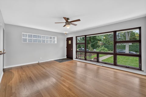 Tiny photo for 392 WINDSOR Avenue, Glen Ellyn, IL 60137 (MLS # 12736061)