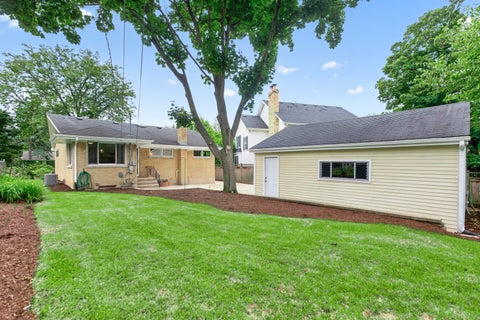 Tiny photo for 392 WINDSOR Avenue, Glen Ellyn, IL 60137 (MLS # 12736061)