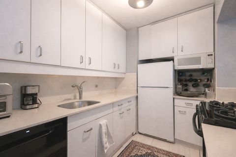 Tiny photo for 1150 N Lake Shore Drive #8K, Chicago, IL 60611 (MLS # 12563555)