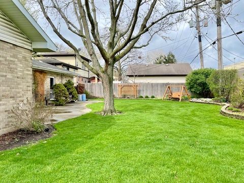 Tiny photo for 700 Longview Drive, Countryside, IL 60525 (MLS # 12590577)