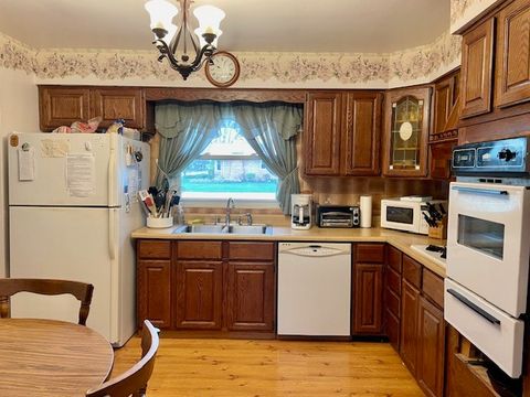 Tiny photo for 700 Longview Drive, Countryside, IL 60525 (MLS # 12590577)