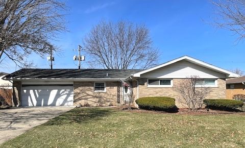 Photo of 700 Longview Drive, Countryside, IL 60525 (MLS # 12590577)