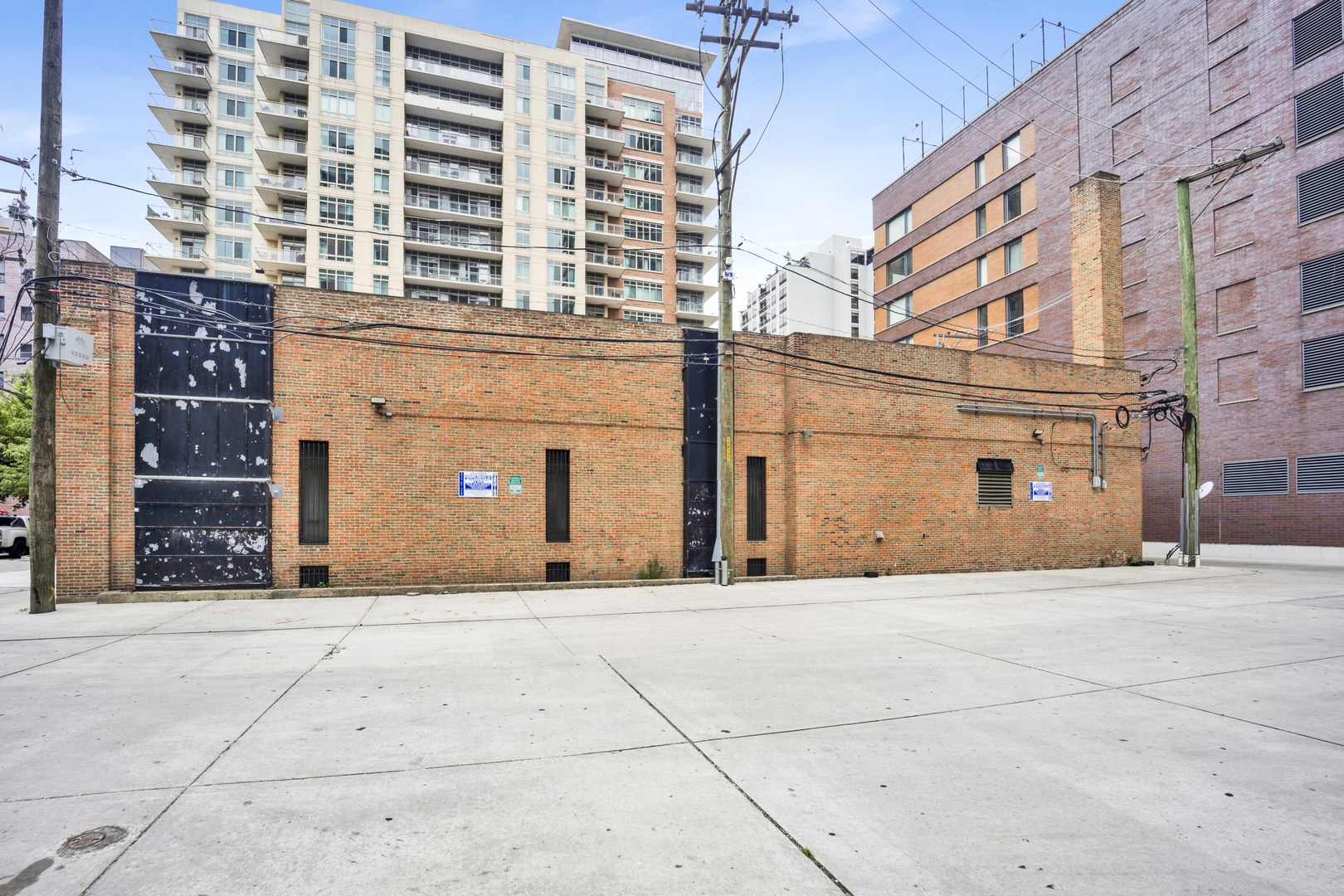 225 W Division Street