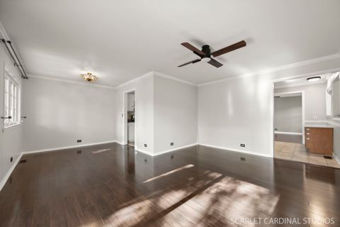 Tiny photo for 619 Oakton Street, Elk Grove Village, IL 60007 (MLS # 12490307)