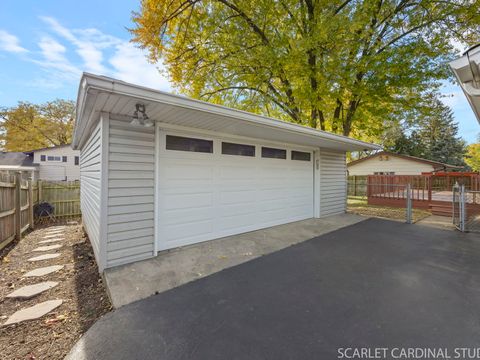 Tiny photo for 619 Oakton Street, Elk Grove Village, IL 60007 (MLS # 12490307)