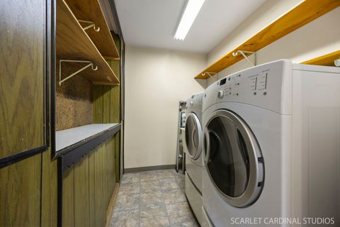 Tiny photo for 619 Oakton Street, Elk Grove Village, IL 60007 (MLS # 12490307)