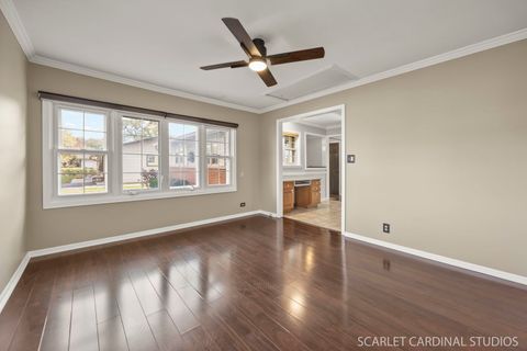 Tiny photo for 619 Oakton Street, Elk Grove Village, IL 60007 (MLS # 12490307)