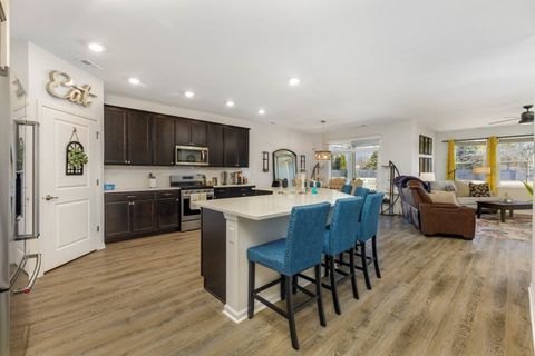 Tiny photo for 1013 Fitzwilliam Way, North Aurora, IL 60542 (MLS # 12558642)