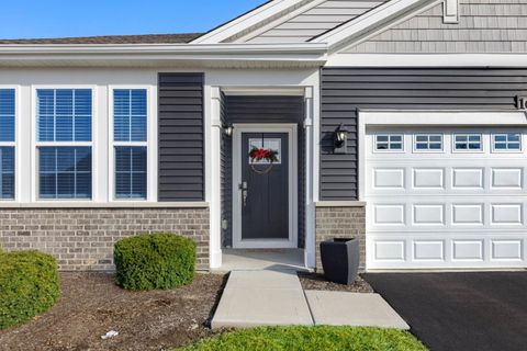 Tiny photo for 1013 Fitzwilliam Way, North Aurora, IL 60542 (MLS # 12558642)