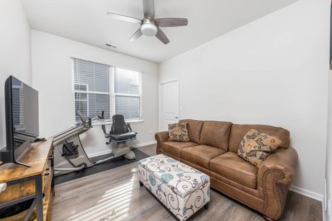 Tiny photo for 1013 Fitzwilliam Way, North Aurora, IL 60542 (MLS # 12558642)