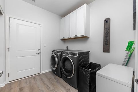 Tiny photo for 1013 Fitzwilliam Way, North Aurora, IL 60542 (MLS # 12558642)