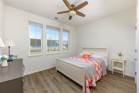 Tiny photo for 1013 Fitzwilliam Way, North Aurora, IL 60542 (MLS # 12558642)