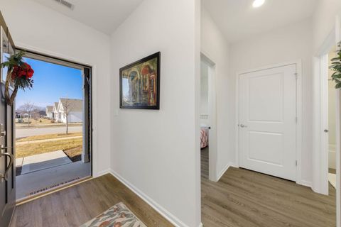 Tiny photo for 1013 Fitzwilliam Way, North Aurora, IL 60542 (MLS # 12558642)