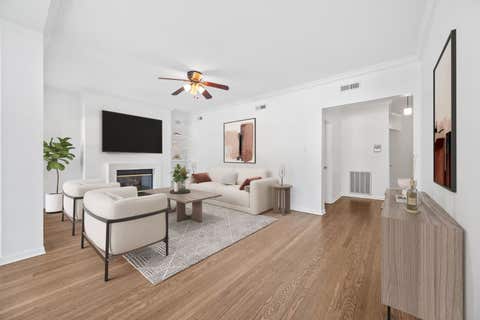 Tiny photo for 4215 N SHERIDAN Road #1N, Chicago, IL 60613 (MLS # 12727470)