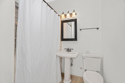 Tiny photo for 4215 N SHERIDAN Road #1N, Chicago, IL 60613 (MLS # 12727470)