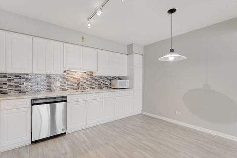 Tiny photo for 7091 W Touhy Avenue #505, Niles, IL 60714 (MLS # 12592621)