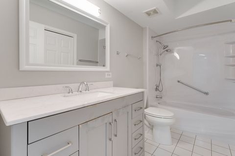 Tiny photo for 7091 W Touhy Avenue #505, Niles, IL 60714 (MLS # 12592621)