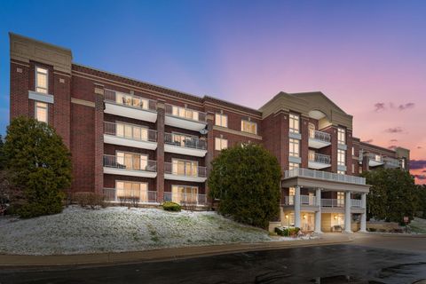 Tiny photo for 7091 W Touhy Avenue #505, Niles, IL 60714 (MLS # 12592621)