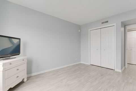 Tiny photo for 7091 W Touhy Avenue #505, Niles, IL 60714 (MLS # 12592621)