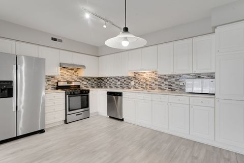 Tiny photo for 7091 W Touhy Avenue #505, Niles, IL 60714 (MLS # 12592621)