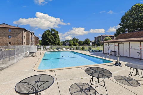 Tiny photo for 10420 Circle Drive #24B, Oak Lawn, IL 60453 (MLS # 12732155)