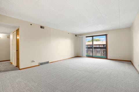 Tiny photo for 10420 Circle Drive #24B, Oak Lawn, IL 60453 (MLS # 12732155)