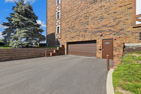 Tiny photo for 10420 Circle Drive #24B, Oak Lawn, IL 60453 (MLS # 12732155)
