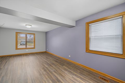 Tiny photo for 105 Red Cedar Drive, Streamwood, IL 60107 (MLS # 12584600)