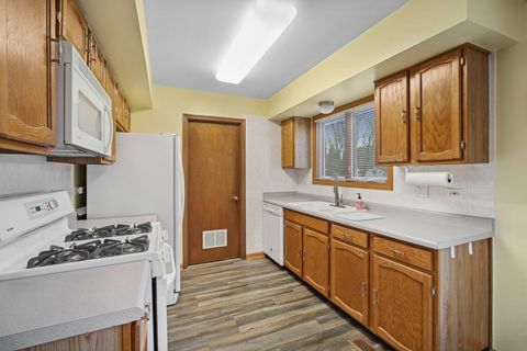 Tiny photo for 105 Red Cedar Drive, Streamwood, IL 60107 (MLS # 12584600)