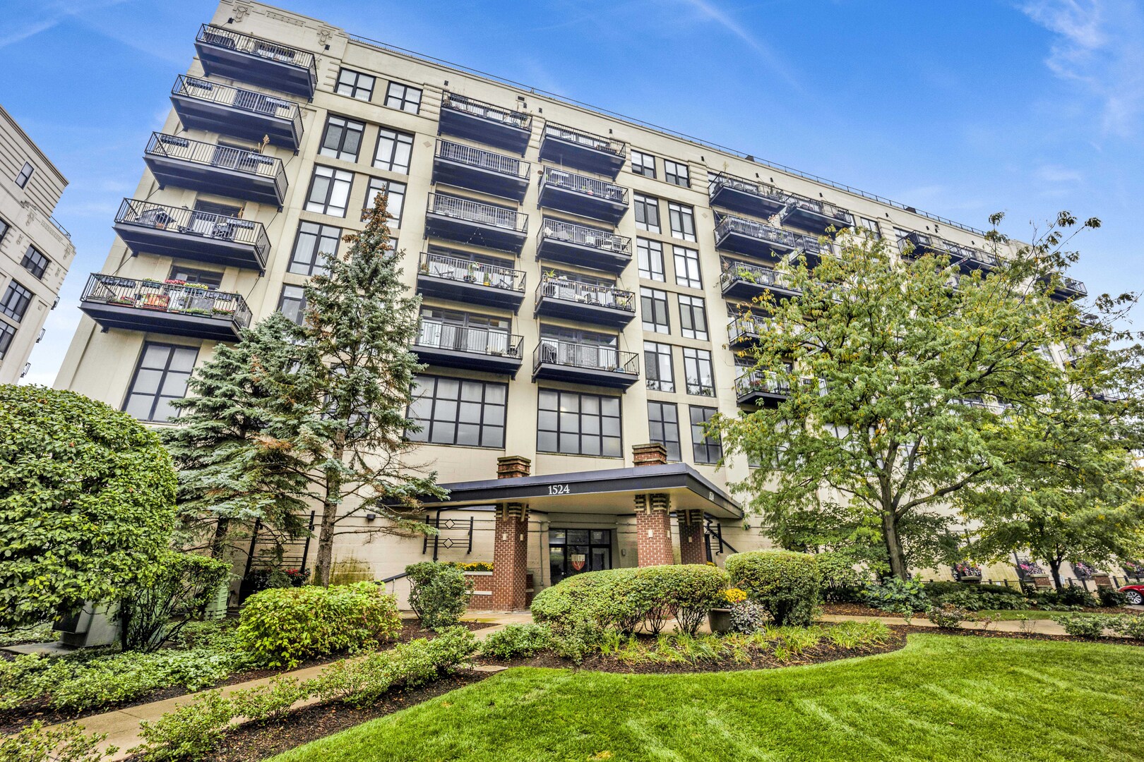 1524 S Sangamon Street 401