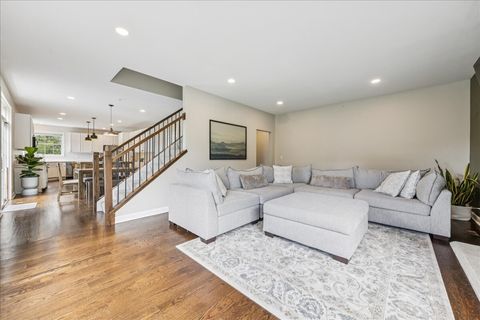 Tiny photo for 1432 Cascade Lane, Barrington, IL 60010 (MLS # 12502411)