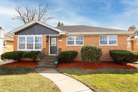 Photo of 823 E 163rd Street, South Holland, IL 60473 (MLS # 12581624)