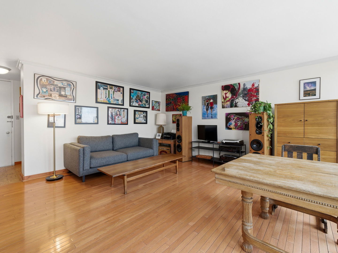 1400 E 55th Place 908S