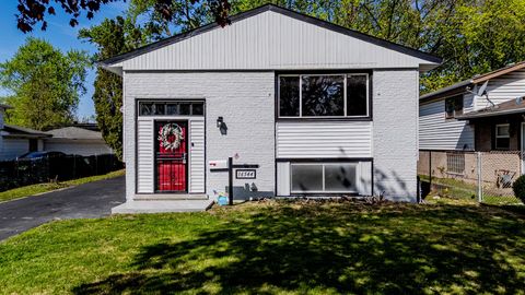 Tiny photo for 16544 Marshfield Avenue S, Markham, IL 60428 (MLS # 12632390)