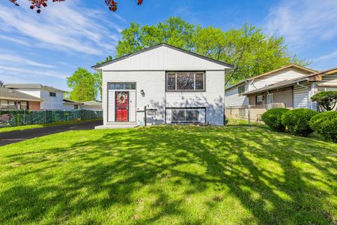 Photo of 16544 Marshfield Avenue S, Markham, IL 60428 (MLS # 12632390)