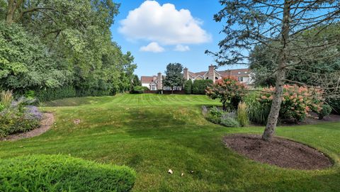 Tiny photo for 2550 Camberley Circle #5-810, Westchester, IL 60154 (MLS # 12465142)