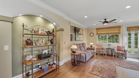 Tiny photo for 2550 Camberley Circle #5-810, Westchester, IL 60154 (MLS # 12465142)