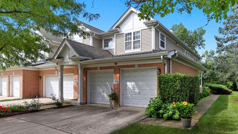 Tiny photo for 2550 Camberley Circle #5-810, Westchester, IL 60154 (MLS # 12465142)