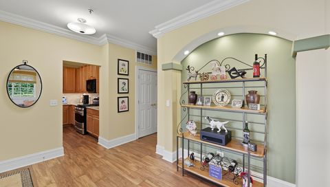 Tiny photo for 2550 Camberley Circle #5-810, Westchester, IL 60154 (MLS # 12465142)