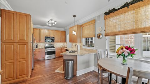 Tiny photo for 2550 Camberley Circle #5-810, Westchester, IL 60154 (MLS # 12465142)