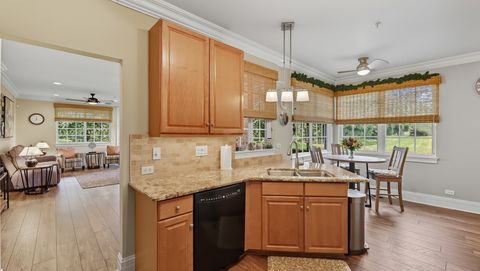 Tiny photo for 2550 Camberley Circle #5-810, Westchester, IL 60154 (MLS # 12465142)