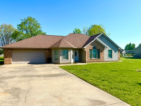 Tiny photo for 404 Bogie Drive, Herrin, IL 62948 (MLS # 12560168)