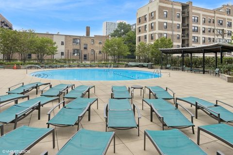Tiny photo for 3930 N Pine Grove Avenue #2313, Chicago, IL 60613 (MLS # 12434984)