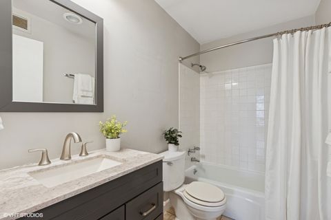 Tiny photo for 3930 N Pine Grove Avenue #2313, Chicago, IL 60613 (MLS # 12434984)