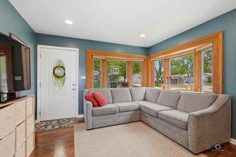 Tiny photo for 16806 Forest View Drive, Tinley Park, IL 60477 (MLS # 12635561)