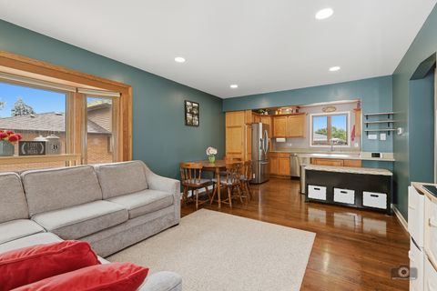 Tiny photo for 16806 Forest View Drive, Tinley Park, IL 60477 (MLS # 12635561)