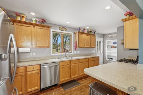Tiny photo for 16806 Forest View Drive, Tinley Park, IL 60477 (MLS # 12635561)