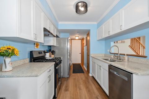 Tiny photo for 16106 Creekmont Court, Tinley Park, IL 60487 (MLS # 12532552)