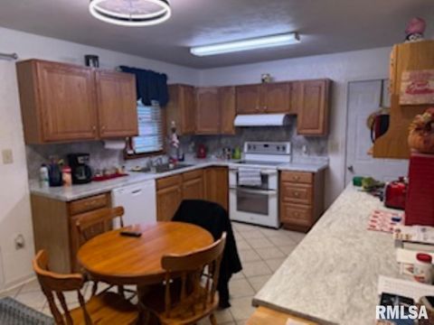 Tiny photo for 424 NOEL Court, Quincy, IL 62305 (MLS # QC4269221)