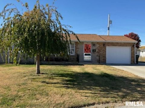 Tiny photo for 424 NOEL Court, Quincy, IL 62305 (MLS # QC4269221)